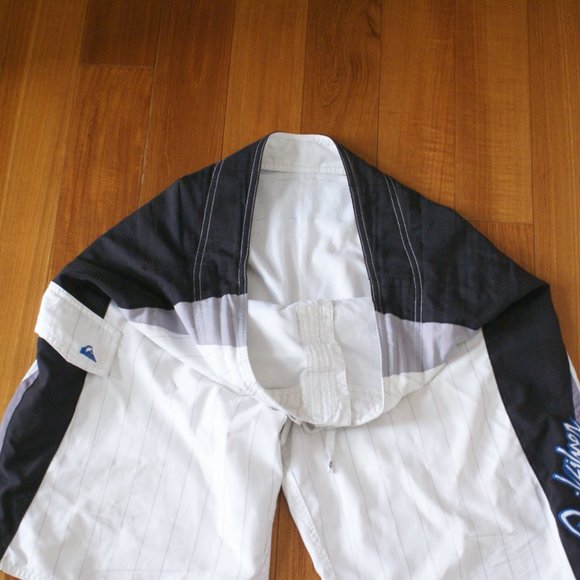 USED early 2000 Quiksilver Boardshorts men's size 34 - Picture 2 of 8